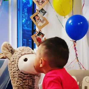 Meet your Posher, Nhung